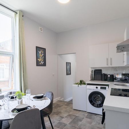Open Mind Property - Apartment With 2 Double Beds Portsmouth Esterno foto