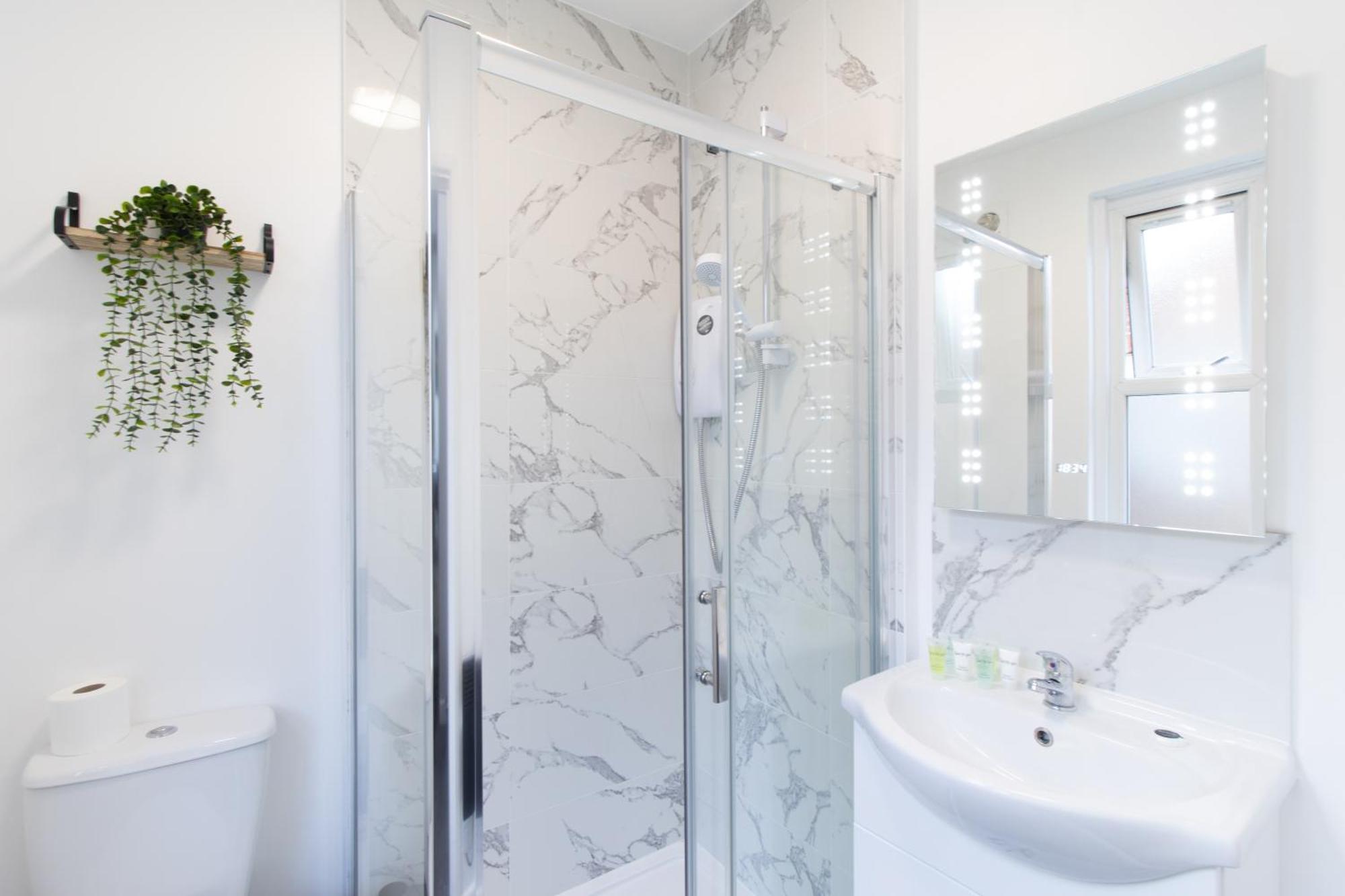Open Mind Property - Apartment With 2 Double Beds Portsmouth Esterno foto