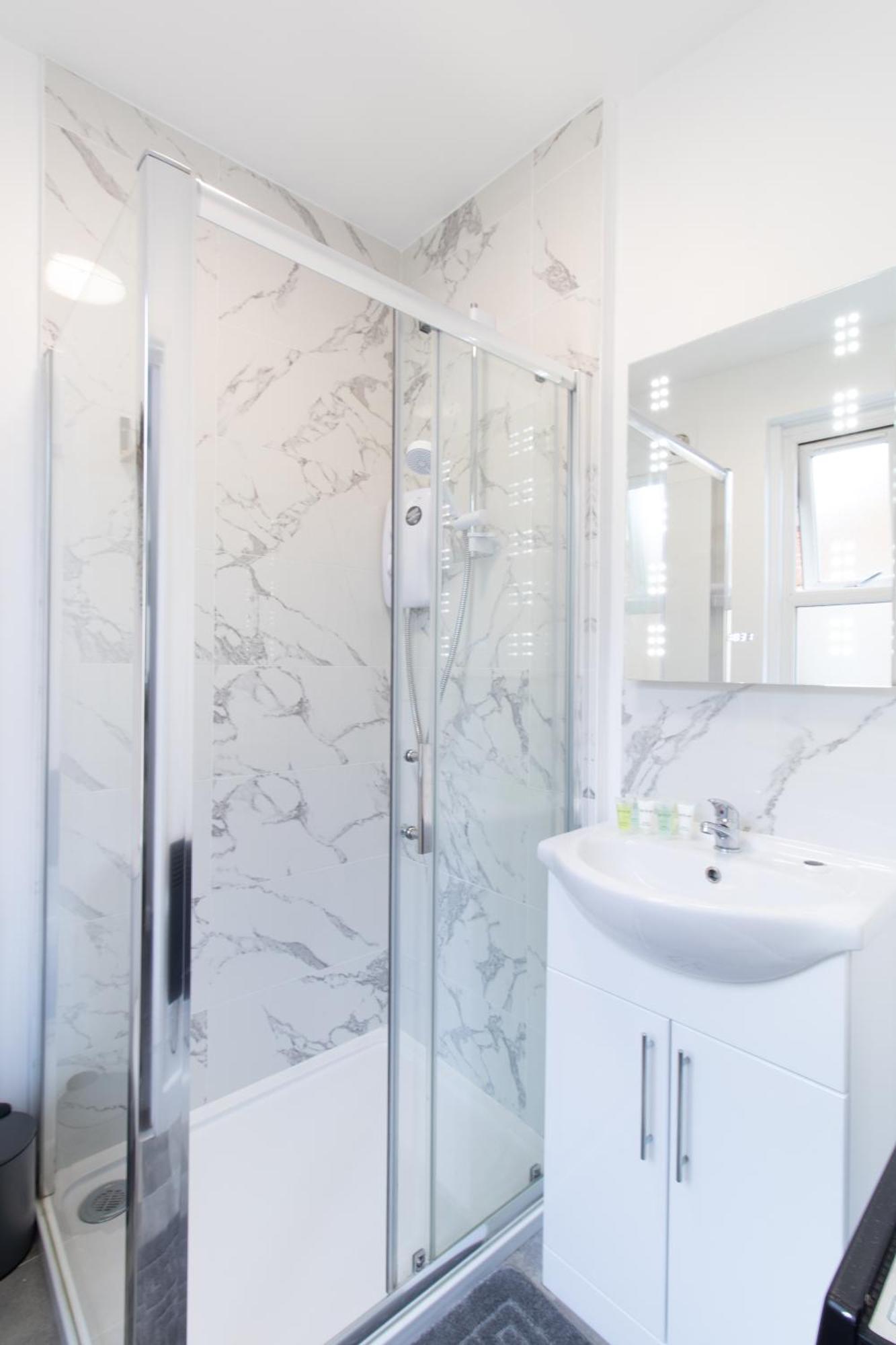Open Mind Property - Apartment With 2 Double Beds Portsmouth Esterno foto